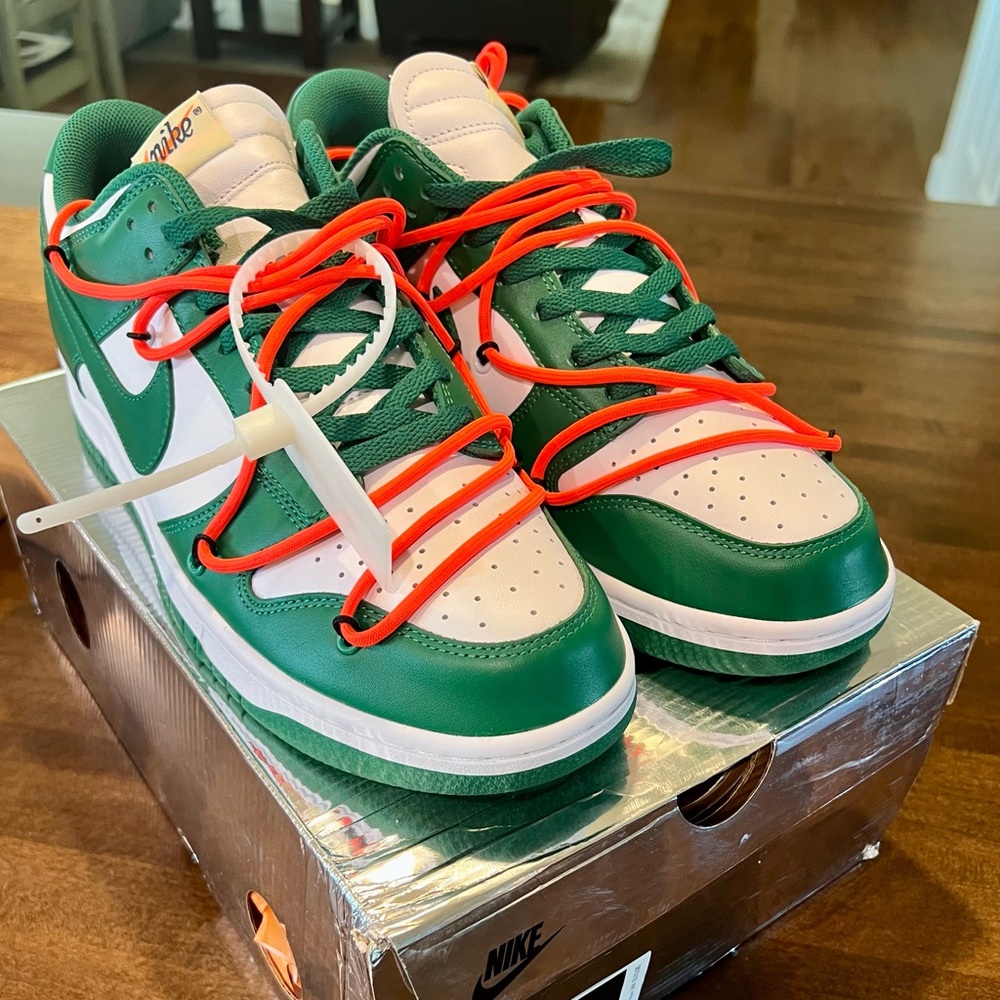 Nike Dunk Low LTHR White / Pine Green SZ 13 
Note ! These are REPLICAS